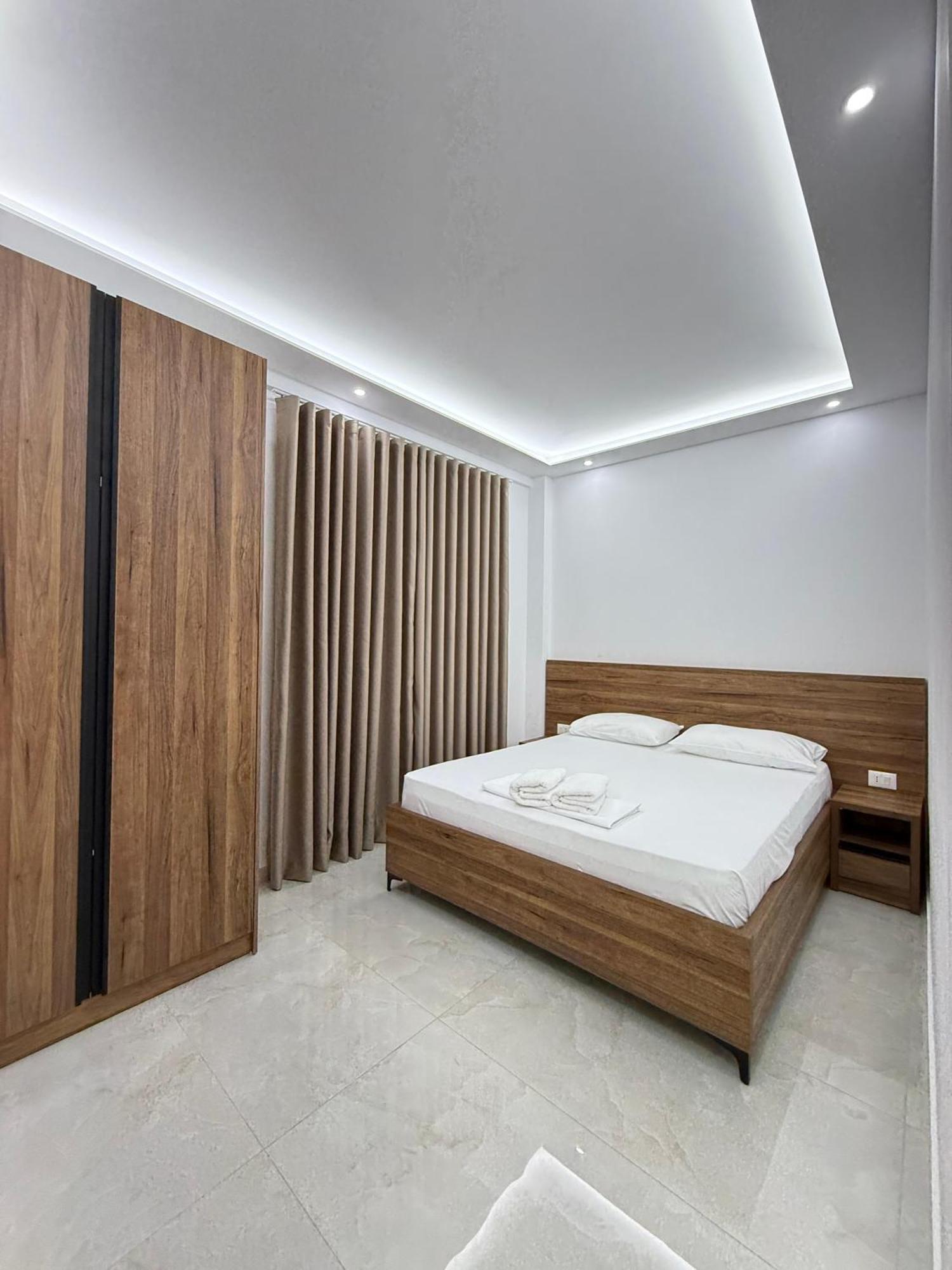 Papa-berat Hotel Berat
